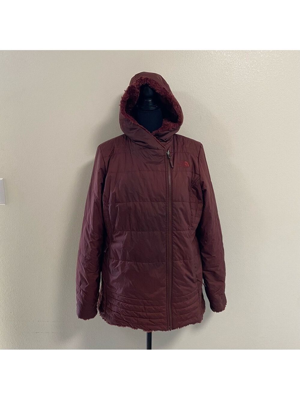The North Face Parka Women's Size Large maroon Reversible Hooded Jacket